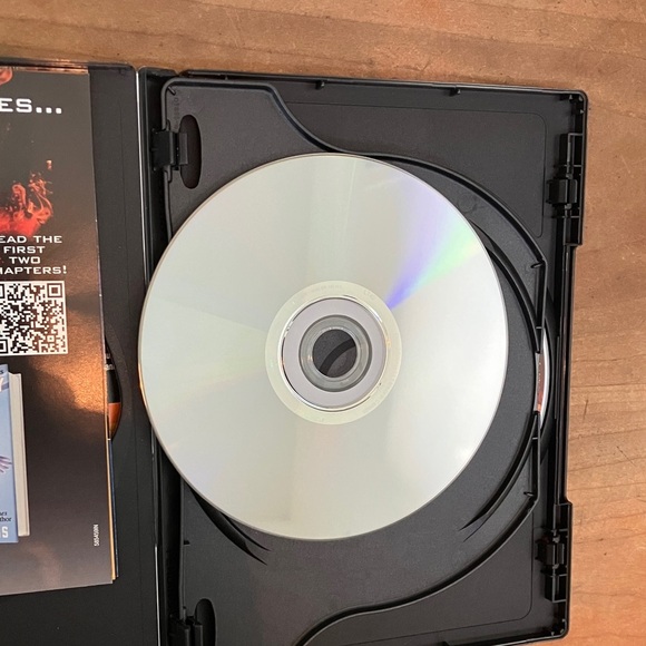 The Hunger Games 2 disc DVD Set - Picture 8 of 9